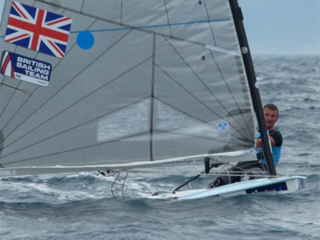 Giles Scott Swoops Into Finn Lead At ISAF Sailing World Cup Hyères