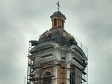 Por más de dos horas hombre amenazó con lanzarse desde cúpula de iglesia en Providencia