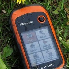 GPS-навигатор eTrex 20 — легенда портативной навигации для леса, походов и рыбалки