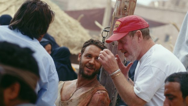 Russell Crowe and Ridley Scott in Gladiator (2000)