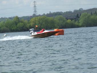 Ben Jelf powerboat racing