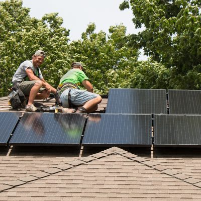 Mott-funded programs help Michigan harness the power of rooftop solar