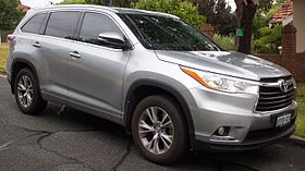 2014 Toyota Kluger (GSU55R) GXL wagon (2017-01-30) 01.jpg