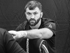 Орловский, пора заканчивать. Главные моменты и нокауты турнира UFC в Сингапуре