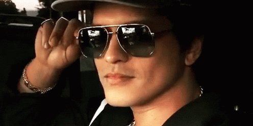 Bruno Mars fans schooled him on how to upload pics 