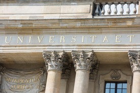 Universität