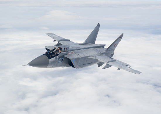 Истребители МиГ-31БМ уничтожили групповые воздушные цели в небе Астраханской области