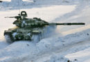 В Московской области танковые экипажи ЗВО отработали преодоление трассы танкового биатлона ночью