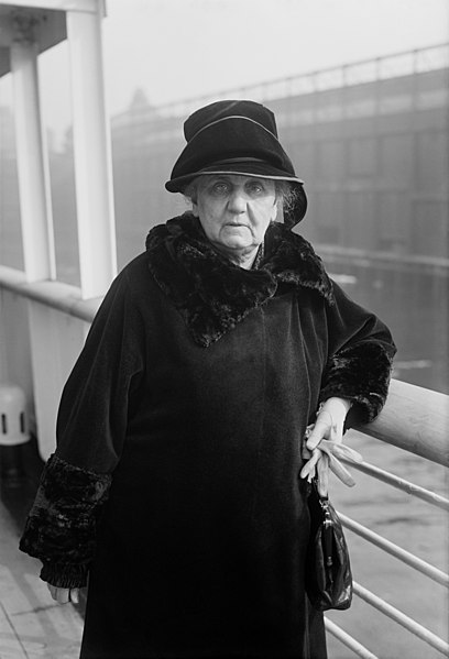 File:Jane Addams - Bain News Service.jpg