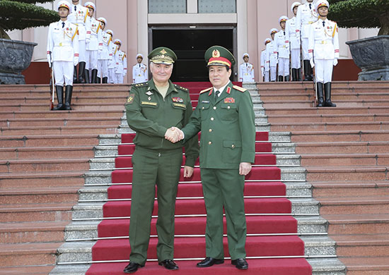 Délégation russe, dirigée par le Sous-ministre de la Défense, le colonel-général Andrey Kartapolov,  a visité la République du Vietnam