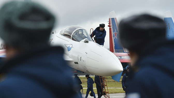 «Русские Витязи» получили новейшие Су-35: фоторепортаж