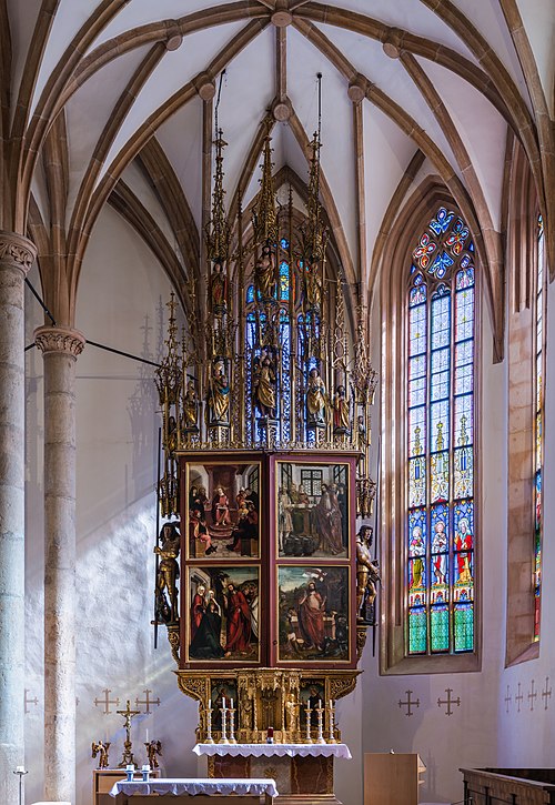 Hallstatt kath. Kirche Marienaltar Werktagsseite 01.jpg