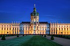 Schloss Charlottenburg zur blauen Stunde.jpg