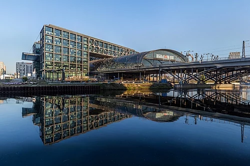 Berlin Hauptbahnhof, Ostseite, 170430, ako.jpg