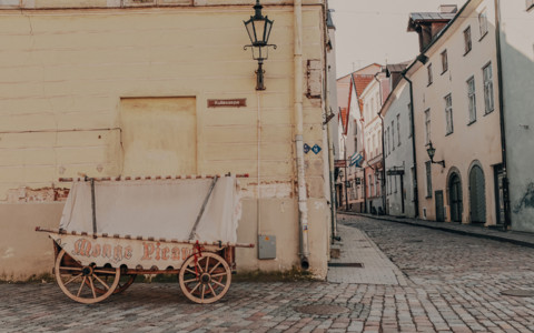 Опустевшие улицы Старого Таллинна.