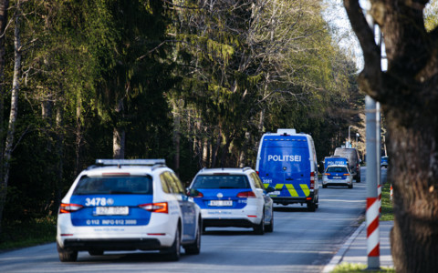 PPA vehicles during Thursday's bear hunt in Tallinn.