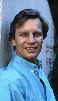 Michael York 8 Allan Warren.jpg