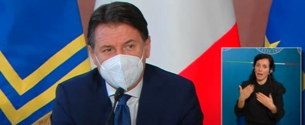 Cosa ha detto Giuseppe Conte sul piano vaccinale italiano