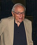 El productor de cine y guionista estadounidense Walter Bernstein