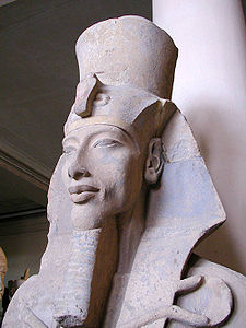 Akhenaten statue.jpg