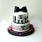 MakeUrCake - Two Tier Chanel Cake / zweistöckige Chanel Motivtorte