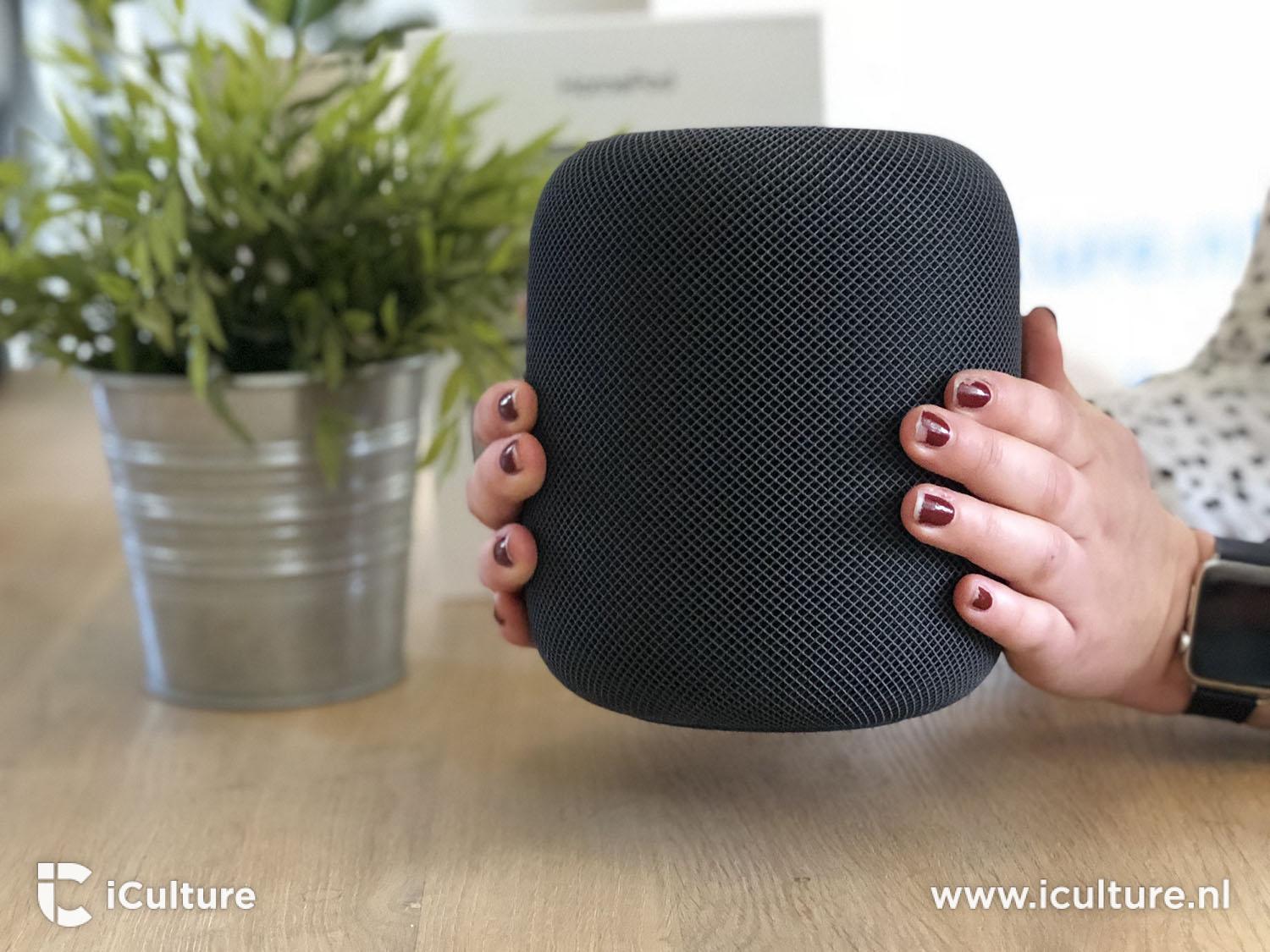 HomePod review: HomePod in handen