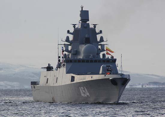 Fragata ‘Admiral Gorshkov’ practica el tiro artillero en el mar de Bárents