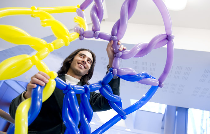 	Julian Gibbons, PhD in applied mathematics, second year, is working on unknotting a certain type of knots called pretzel knots