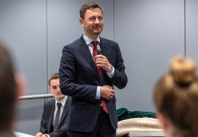 Slovakian Prime Minister meets student tech entrepreneurs at Imperial