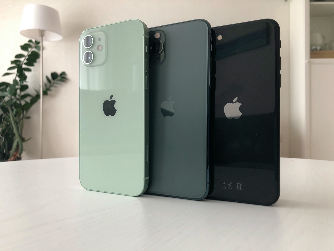 iPhone 12 vs iPhone 11 Pro vs iPhone SE 2020.