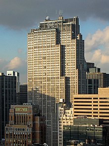 Ang Comcast Building sa New York City (o ang ge building, sa sinugdan ang RCA building; gihulagway kaniadtong 2005), ang punoan nga punoan sa NBC