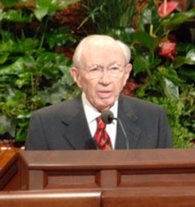 Gordon B. Hinckley, 2007.png