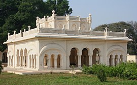 Mah Laqa Bai Maqbara.jpg