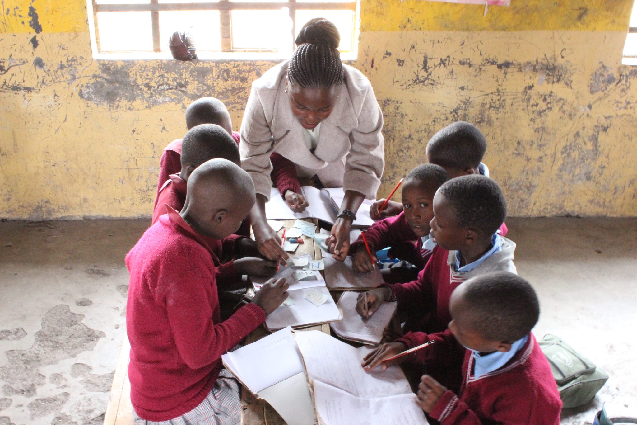 G-United volunteer teaching