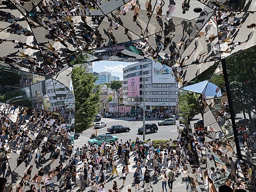 Street crowd reflecting in the polyhedral mirrors of the station Tokyu Plaza Omotesando, Harajuku, Tokyo, Japan.jpg