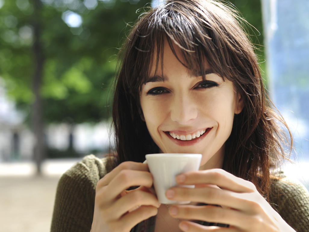 Tomando café