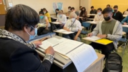 City College of San Francisco Cantonese Professor Grace Yu, who has been teaching at the community college for more than 30 years, leads a class in San Francisco on Aug. 31, 2022. (AP Photo/Haven Daley)