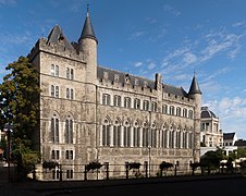 Monumentaal house: Geeraard de Duivelsteen