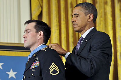 Barack Obama awards Medal of Honor to Clinton Romesha.jpg