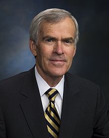 Official Photo of Senator Jeff Bingaman (D-NM) 2008.jpg