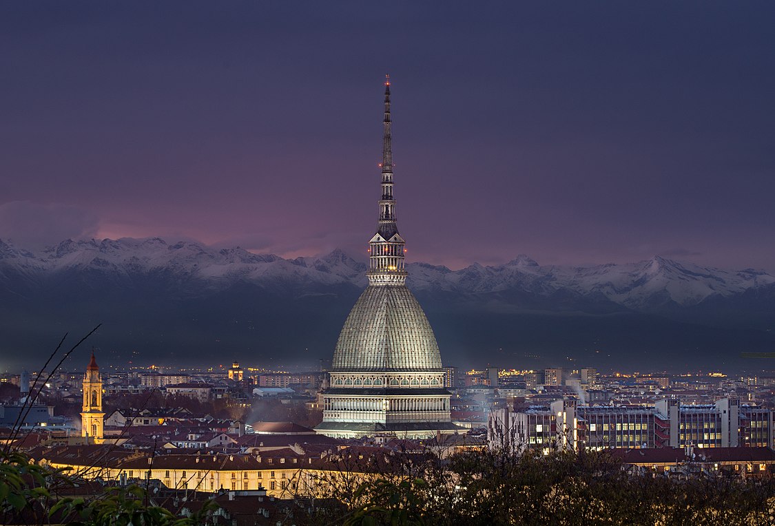 :File:Mole Antonelliana di sera.jpg