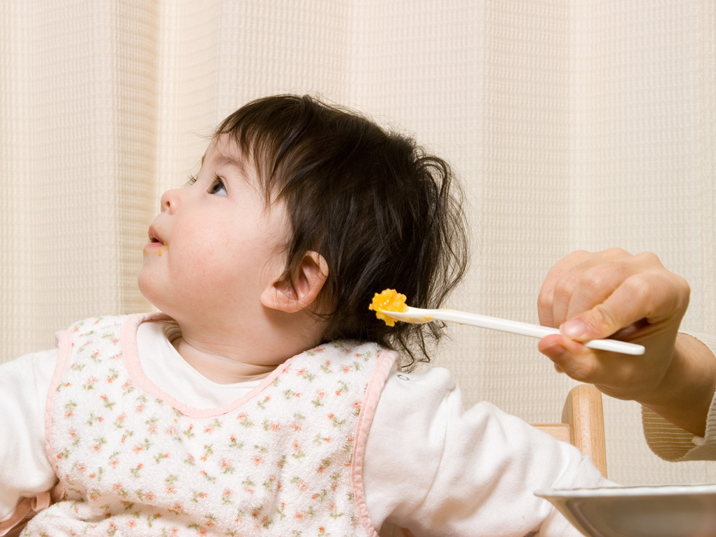 child refusing to eat