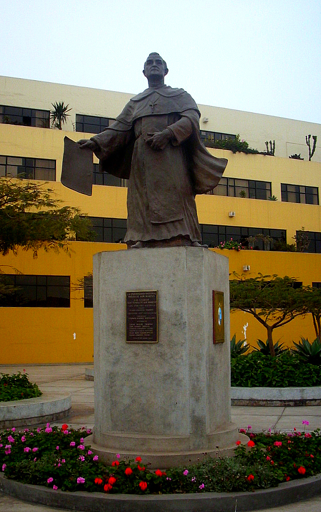 Unmsm monumentofraytomasdesanmartin.JPG