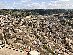 Veduta di Modica 01.jpg