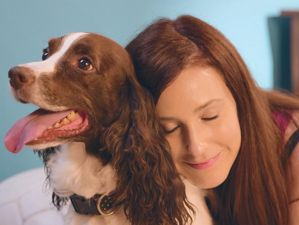 Imagem do vídeo sobre a convivência entre o bebê e o cachorro