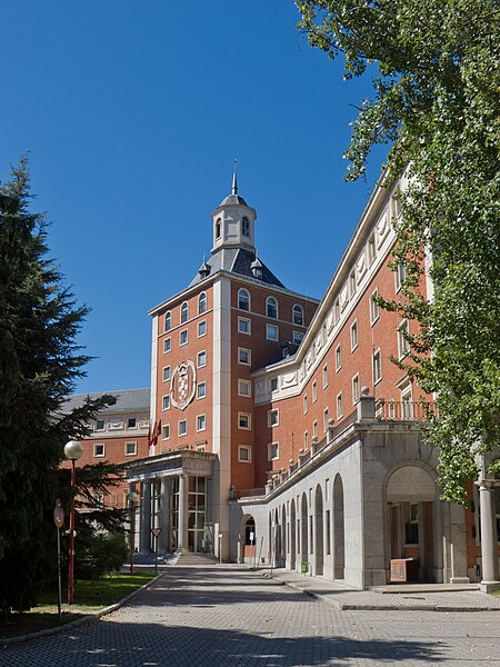 File:Rectorado de la Universidad Complutense de Madrid.jpg