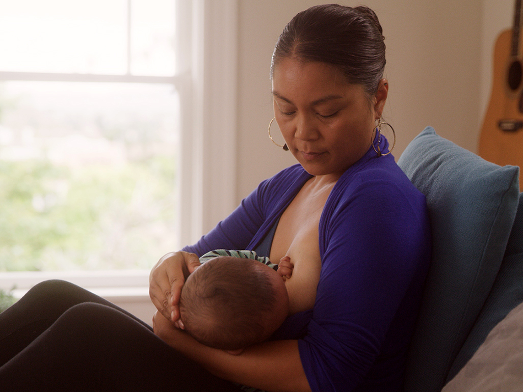 Play video: Signs your breastfed baby is eating enough