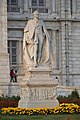 Statwa f’Calcutta Victoria Memorial ta’ Lord Curzon, li ħabbar il-ħolqien ta' East Bengal u Assam fis-16 ta' Ottubru 1905.