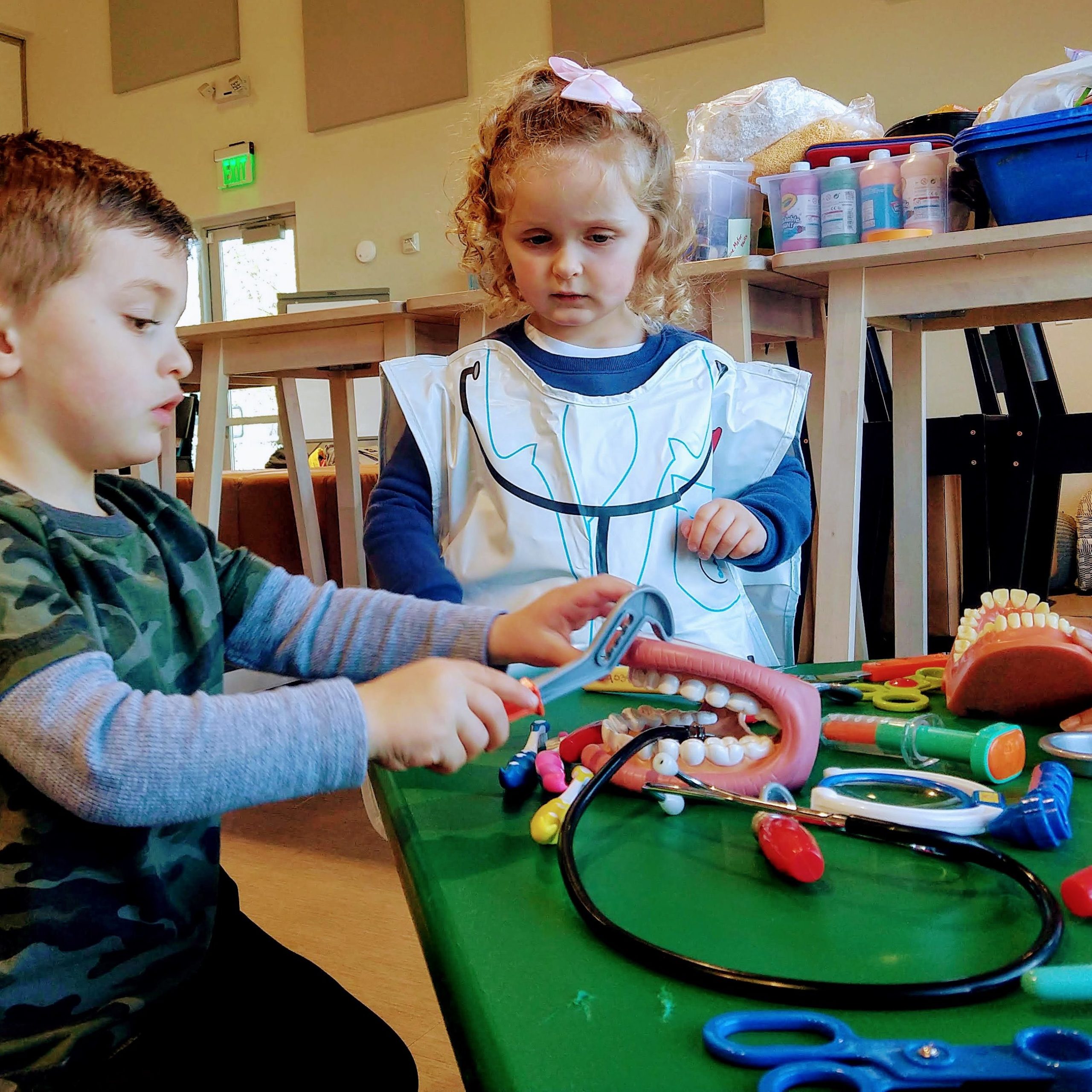 2 children playing